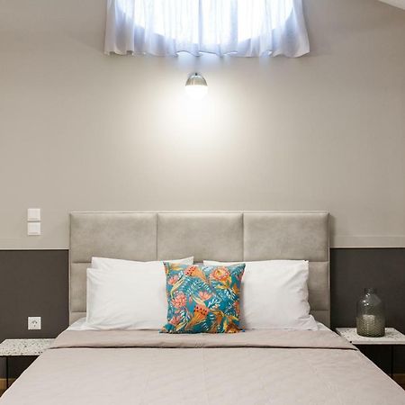 Step One | Luxury Suites Right In The Heart Of Acropolis Next To Metro Station أثينا المظهر الخارجي الصورة