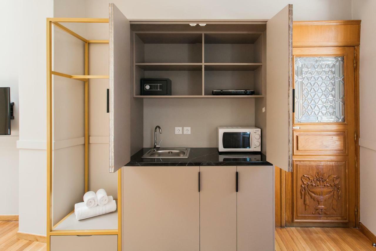Step One | Luxury Suites Right In The Heart Of Acropolis Next To Metro Station أثينا المظهر الخارجي الصورة