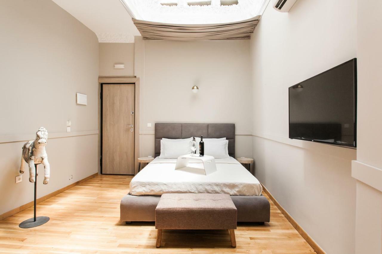 Step One | Luxury Suites Right In The Heart Of Acropolis Next To Metro Station أثينا المظهر الخارجي الصورة