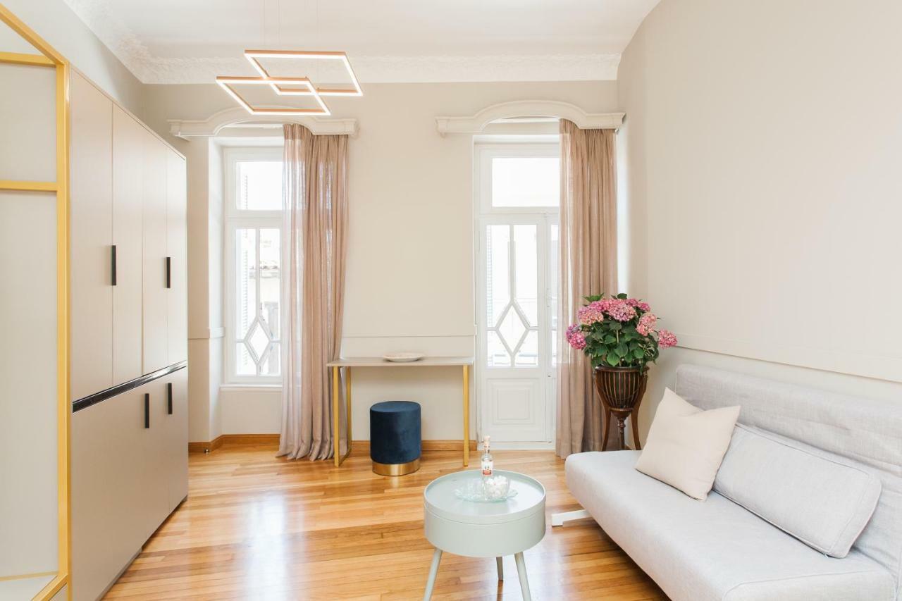 Step One | Luxury Suites Right In The Heart Of Acropolis Next To Metro Station أثينا المظهر الخارجي الصورة
