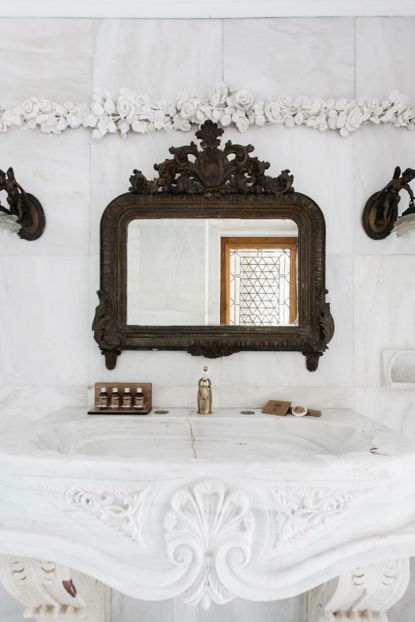 Step One | Luxury Suites Right In The Heart Of Acropolis Next To Metro Station أثينا المظهر الخارجي الصورة