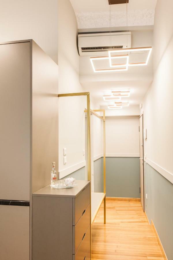 Step One | Luxury Suites Right In The Heart Of Acropolis Next To Metro Station أثينا المظهر الخارجي الصورة